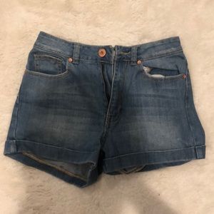 Los Angeles California Mom Short